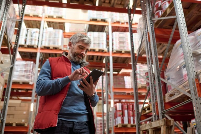 Entrepôt de stockage pour professionnels